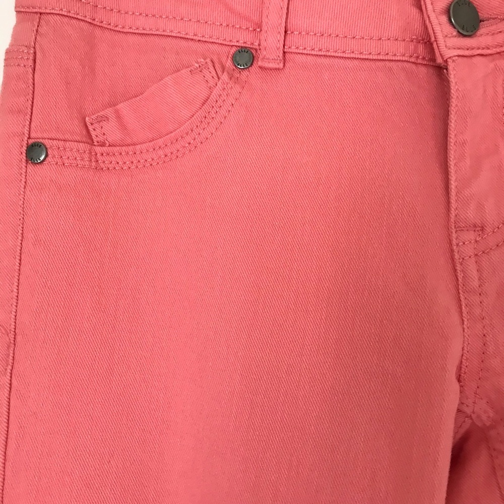 ELLE Capris - Picture 2 of 6